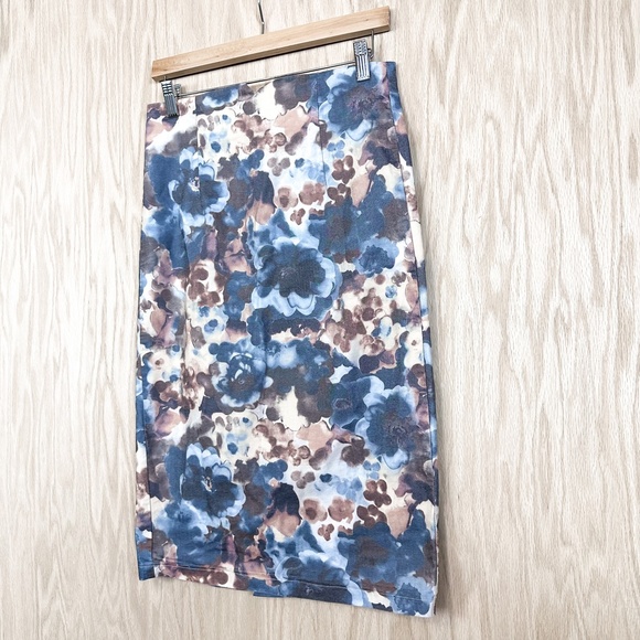 TOV Watercolor Floral Pencil Skirt Sz 40 - Picture 3 of 7